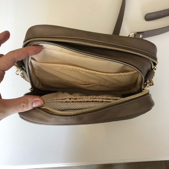 Itsy ritzy DOUBLE TAKE crosssbody diaper bag TAUPE